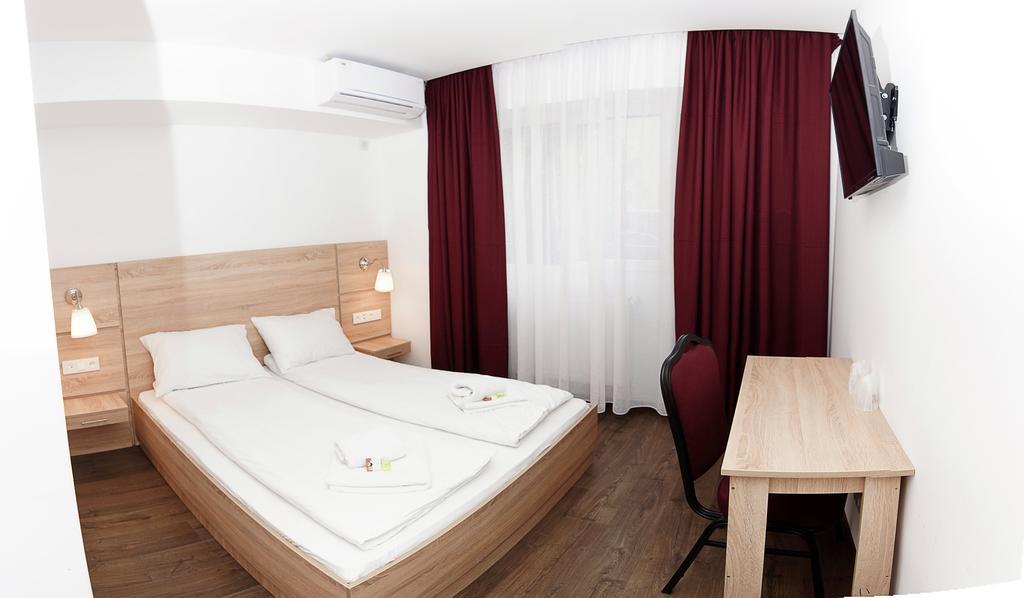 Hotel オトペニ エクステリア 写真